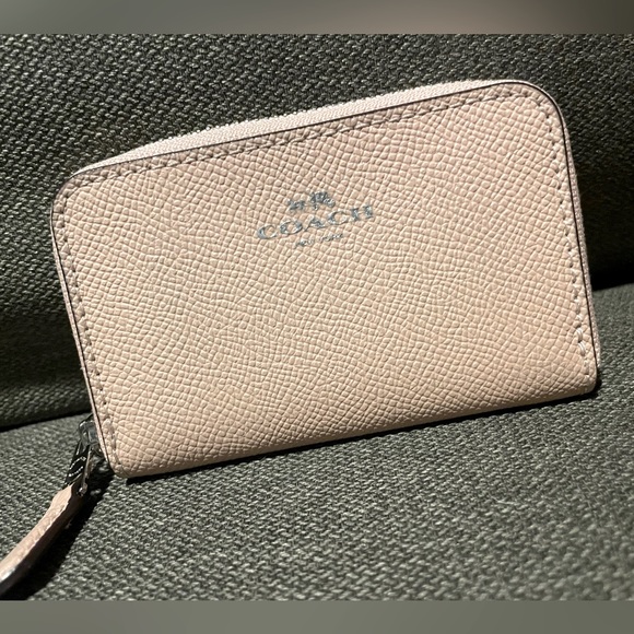 Coach zip around wallet - Picture 1 of 4